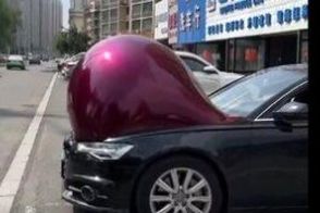 شدت گرما خودروها را در خیابان ذوب کرد!