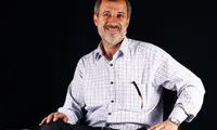 مایلی‌کهن: كروش پول مي‌گيرد كه بخوابد!