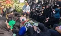 برگزاری آیین یادبود ریحانه یاسینی در بهشت زهرا