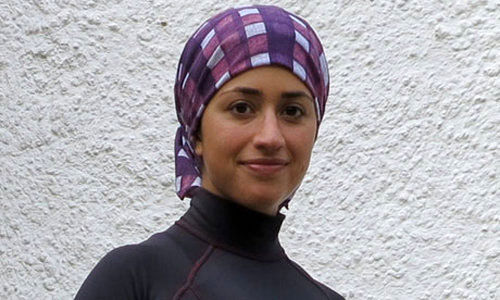 پوشش خاص زن شناگر ایرانی در لندن +عکس