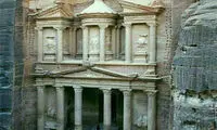 ساختمان 3000 ساله در دل کوه