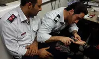 دردسر انگشتر تنگ برای زن جوان +عکس