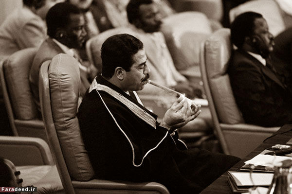 عکسی جالب از صدام در سالن اجلاس