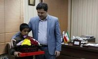 دلجویی کرمانی‌ها از دو گل‌فروش آسیب دیده