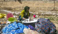 قالیشویی سنتی در آب رودخانه