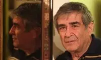 از عنوان «استاد» خنده‌اش می‌گرفت