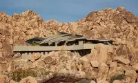 کاخی در کویر +عکس