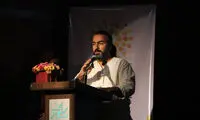 پرواز همای در تالار وحدت کنسرت برگزار می‌کند