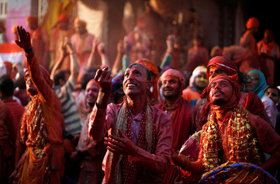 استقبال هندی‌ها از بهار با «جشن هولی»
