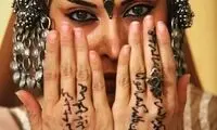 قابی از نقش‌آفرینی مهتاب کرامتی در «آتش سبز»