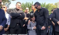 دختر زنده‌یاد مهدی شادمانی در آغوش دایی