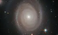 همه‌ی کهکشان‌ها تنها نیستند