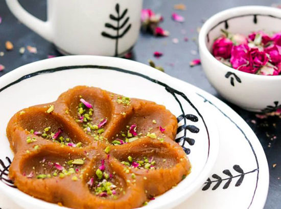 طرز تهیه حلوا نذری؛ دلبرِ خوش‌عطر و بو