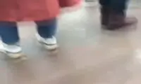 حمله وحشیانه راننده اتوبوس به یک خودروی سواری