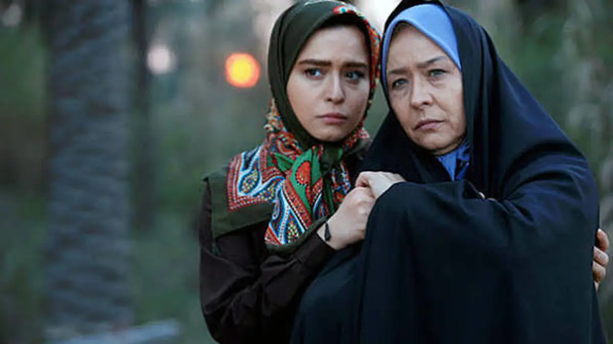 مادر و دختر مشهور سینمای ایران در ختم اکبر عبدی