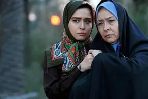 مادر و دختر مشهور سینمای ایران در ختم اکبر عبدی