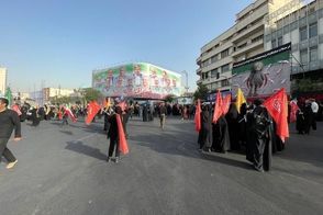 دیوارنگاره جدید میدان انقلاب مورد توجه قرار گرفت
