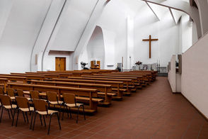 اینجا هم عبادت می‌کنند هم از هنر معماری لذت می‌برند! 