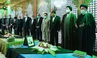 رئیسی و اعضای هیات دولت بر سر مزار هاشمی