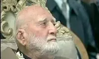نوچه‌ها در حال مشت و مال دادن شعبان بی‌مخ؛ دهه ۴۰