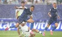 بازی فرانسه مقابل عراق متوقف شد!