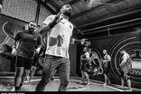 حمید صفت در کنار مبارز ایرانی در دبی