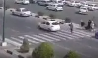 لحظه وحشتناک زیر گرفتن عابران پیاده توسط خودرو در بندرعباس