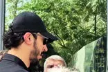 ایرج طهماسب و بهرام افشاری در آخرین بدرقه اکبر عبدی