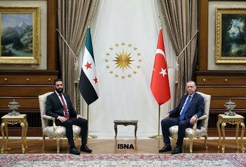 عکس یادگاری همسر جولانی با همسر اردوغان در ترکیه