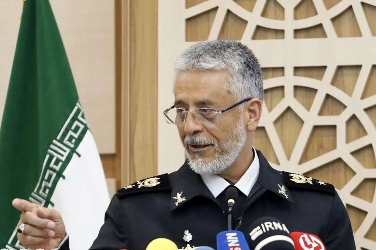 دریادار سیاری: پوزه هر دشمنی را به خاک میمالیم