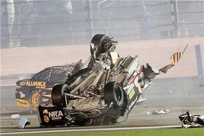 تصادف وحشتناک در مسابقه اتومبیلرانی در آرژانتین