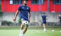 کاناوارو، بازیکن تیمش را به پرسپولیس تقدیم می‌کند