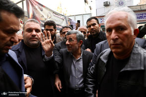 تصاویری از مراسم ختم خواهر احمدی‌نژاد در نارمک