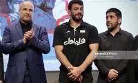 هدیه خاص دبیر و قالیباف به حسن یزدانی