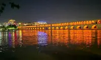 نمایی تماشایی از جریان آب در زاینده‌رود