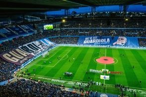 سنگ تمام هواداران سیتی برای هزارمین بازی گواردیولا