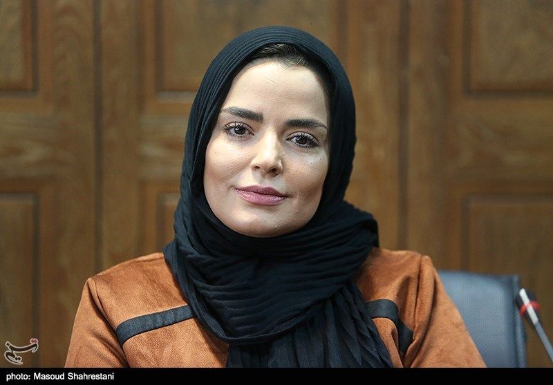 تصاویر دیدنی از خانم بازیگر در سواحل جنوبی ایران