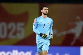 دروازه‌بان استقلالی، لژیونر شد