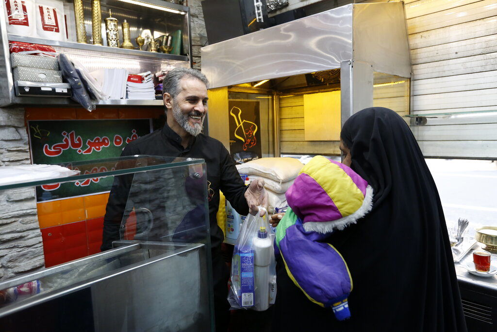 این ساندویچ فروشی پاتوق نیکوکاران تهران است