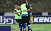 هشت شاکی بالاخره شادی کرد!