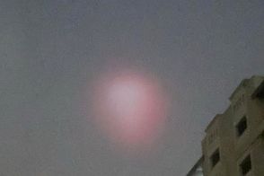 نور عجیب در آسمان فلسطین پس از شلیک موشک یمنی