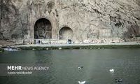 تصویر جالب از نوازندگی چند خانم در طاق بستان