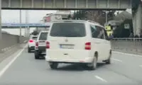 قلدربازی راننده شاسی‌بلند وسط خیابان کار دستش داد!