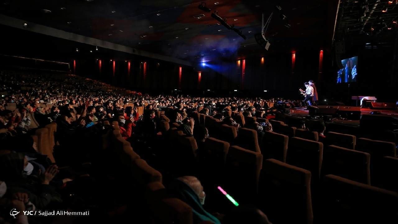 ویدئویی پربازدید از اولین کنسرت آرمین زارعی
