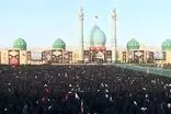 اقامه نماز بر پیکر رهبر شهید توسط آیت‌الله جوادی آملی