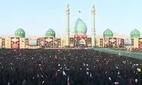 اقامه نماز بر پیکر رهبر شهید توسط آیت‌الله جوادی آملی