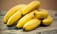 چرا برخی با خوردن موز سردرد می‌گیرند؟