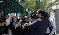شیطنت عجیب سخنگوی دولت در هنگام مصاحبه 