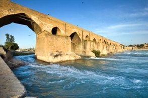 تصویر پل تاریخی دزفول در ۱۳۵ سال پیش