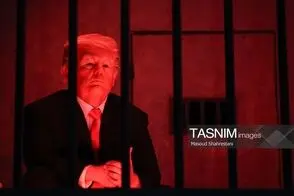 ترامپ به صورت زنده در میدان تجریش زندانی شد!